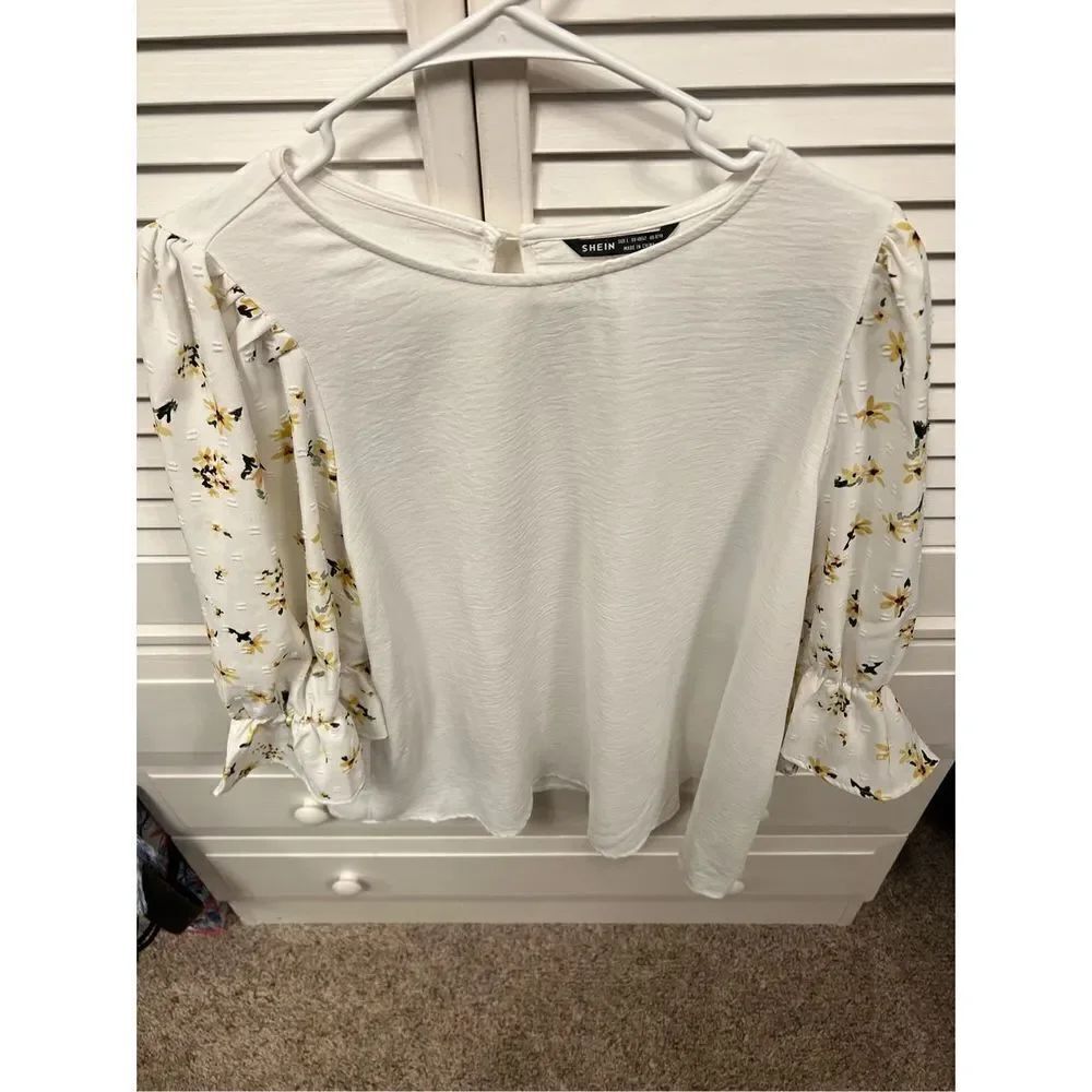 ☀️ New white blouse with floral Print puff Sleeve Top ☀️